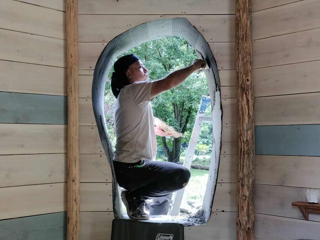 丸い建築　アースバッグ　楕円形　小屋